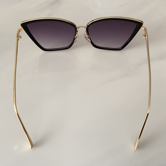 Brand new oversized sunglasses - Picture 2 of 3